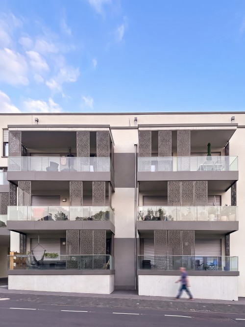 Architektur, die sich mit ihren Bewohnerinnen und Bewohnern verändert. Beim Wohnpark St. Maximin in Bitburg verbinden fl...